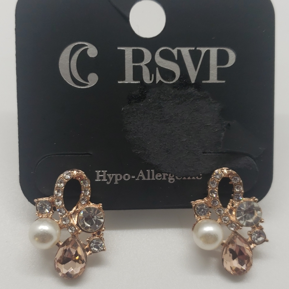 Charming Charlie RSVP Earrings. NWT